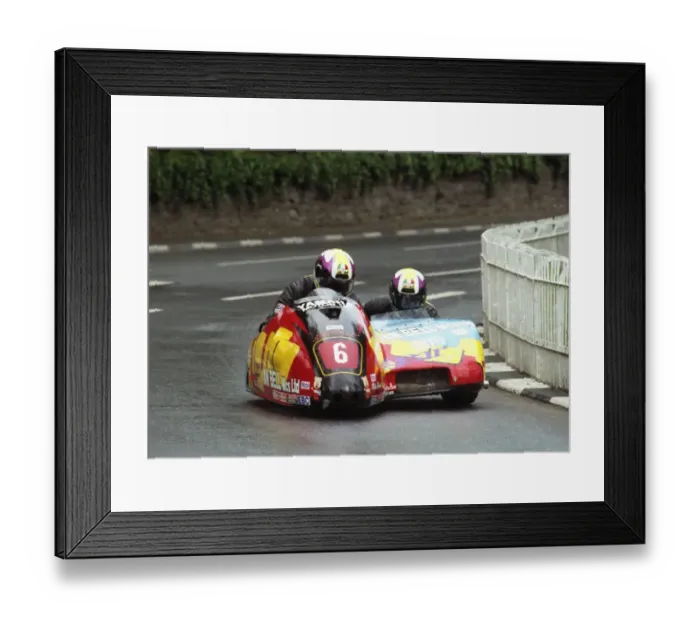 Framed Print : Ian Bell & Neil Carpenter (Windle Yamaha) 1996 Sidecar TT Framed Print : Ian Bell & Neil Carpenter (Windle Yamaha) 1996 Sidecar TT