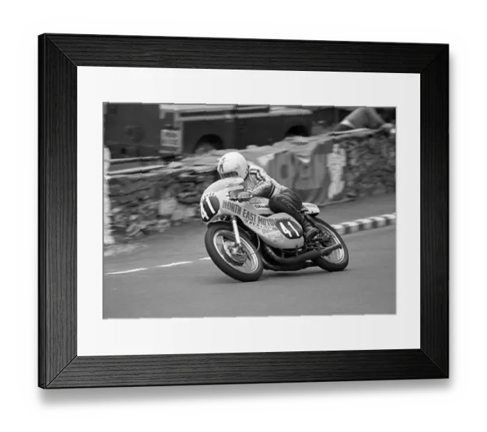 Framed Print : Bill Robertson (Suzuki) 1977 Formula 3 TT Framed Print : Bill Robertson (Suzuki) 1977 Formula 3 TT