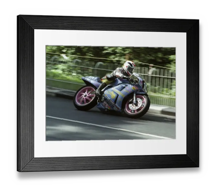Framed Print : Ian King (Harris Honda) 1993 Supersport 400 TT Framed Print : Ian King (Harris Honda) 1993 Supersport 400 TT