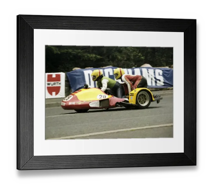 Framed Print : Stuart Applegate & Rod Appleton (Yamaha) 1979 Sidecar TT Framed Print : Stuart Applegate & Rod Appleton (Yamaha) 1979 Sidecar TT