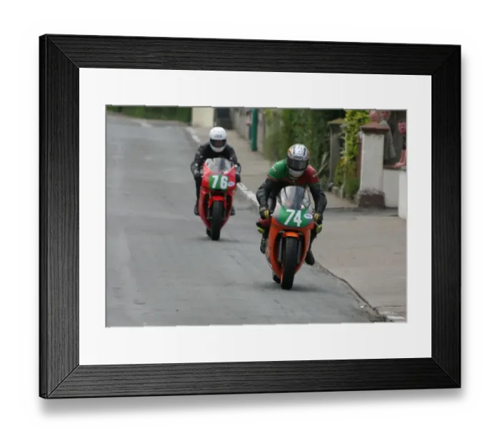 Framed Print : Dirk Kaletsch (Honda) leads Derek Whalley (Honda) 2004 Lightweight 400 TT Framed Print : Dirk Kaletsch (Honda) leads Derek Whalley (Honda) 2004 Lightweight 400 TT