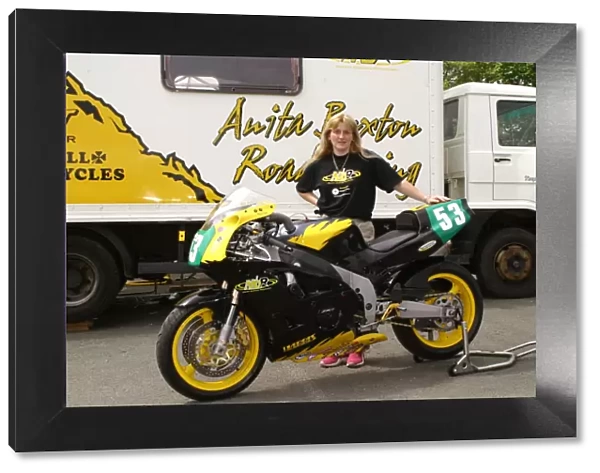 Anita Buxton (Bullock Kawasaki) 2004 Lightweight 400 TT