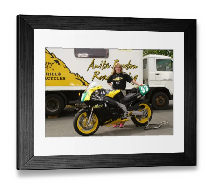 Framed Print : Anita Buxton (Bullock Kawasaki) 2004 Lightweight 400 TT Framed Print : Anita Buxton (Bullock Kawasaki) 2004 Lightweight 400 TT