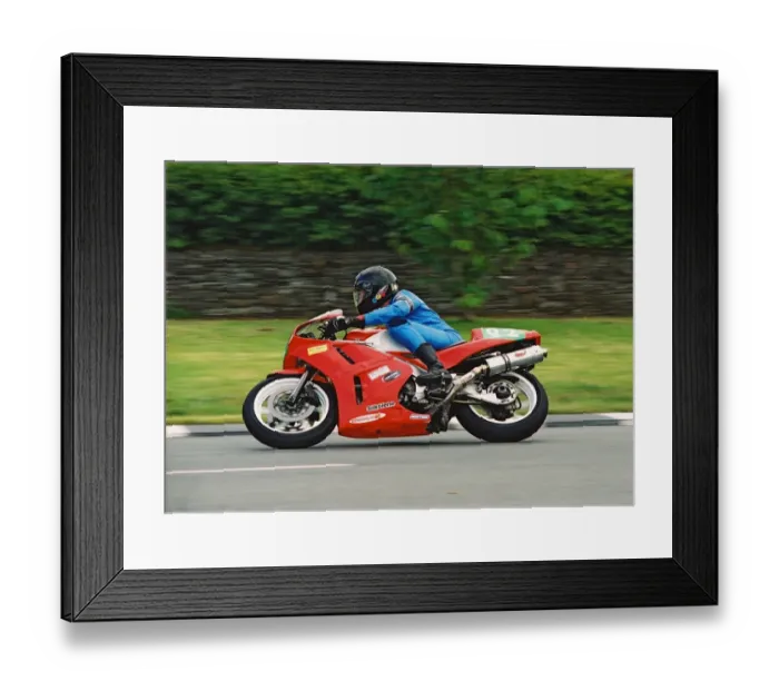 Framed Print : John Crellin (Honda) 2004 Lightweight 400 TT Framed Print : John Crellin (Honda) 2004 Lightweight 400 TT