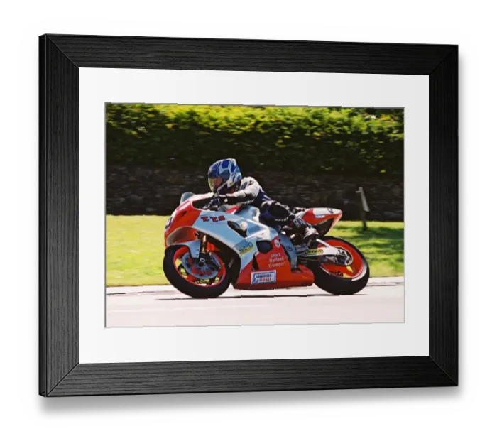 Framed Print : Mark Harland (Suzuki) 2004 Formula One TT Framed Print : Mark Harland (Suzuki) 2004 Formula One TT