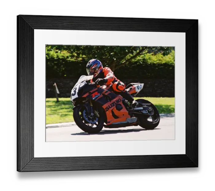 Framed Print : Tony Moss (Suzuki) 2004 Formula One TT Framed Print : Tony Moss (Suzuki) 2004 Formula One TT
