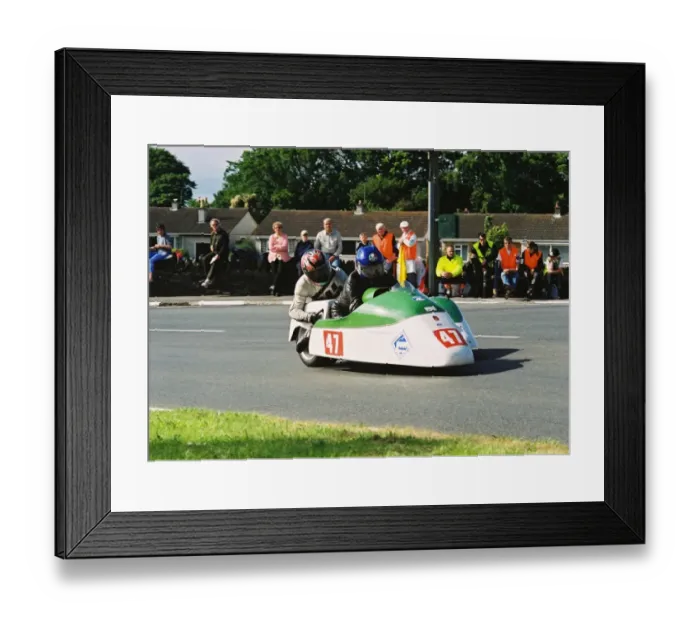 Framed Print : David Stone & Kerry Williams (Shand Yamaha) 2004 Sidecar TT Framed Print : David Stone & Kerry Williams (Shand Yamaha) 2004 Sidecar TT