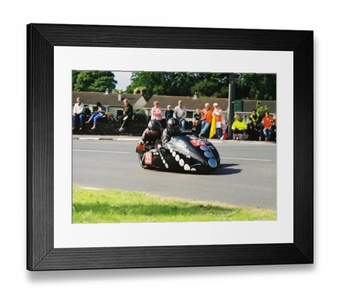 Framed Print : Trevor Tullett & Lisel Marie Amos (Ireson Yamaha) 2004 Sidecar TT Framed Print : Trevor Tullett & Lisel Marie Amos (Ireson Yamaha) 2004 Sidecar TT