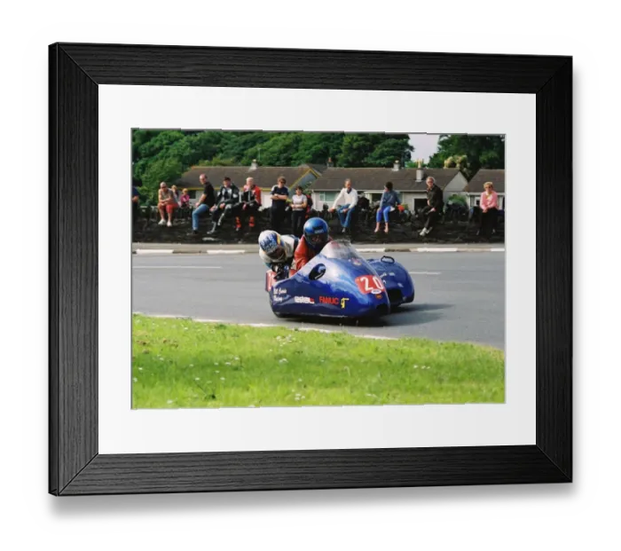 Framed Print : Bill Currie & Philip Bridge (Windle Yamaha) 2004 Sidecar TT Framed Print : Bill Currie & Philip Bridge (Windle Yamaha) 2004 Sidecar TT