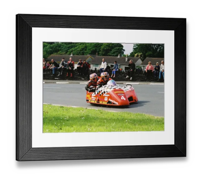 Framed Print : Ray Hanks & Dave Wells (Molyneux Rose Honda) 2004 Sidecar TT Framed Print : Ray Hanks & Dave Wells (Molyneux Rose Honda) 2004 Sidecar TT