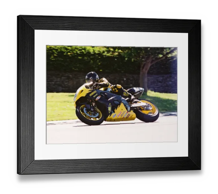 Framed Print : Anita Buxton (Bullock Suzuki) 2004 Formula One TT Framed Print : Anita Buxton (Bullock Suzuki) 2004 Formula One TT