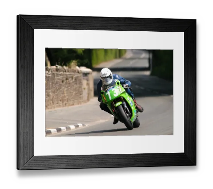 Framed Print : Alan Chamley (Kawasaki) 2004 Lightweight 400 TT Framed Print : Alan Chamley (Kawasaki) 2004 Lightweight 400 TT