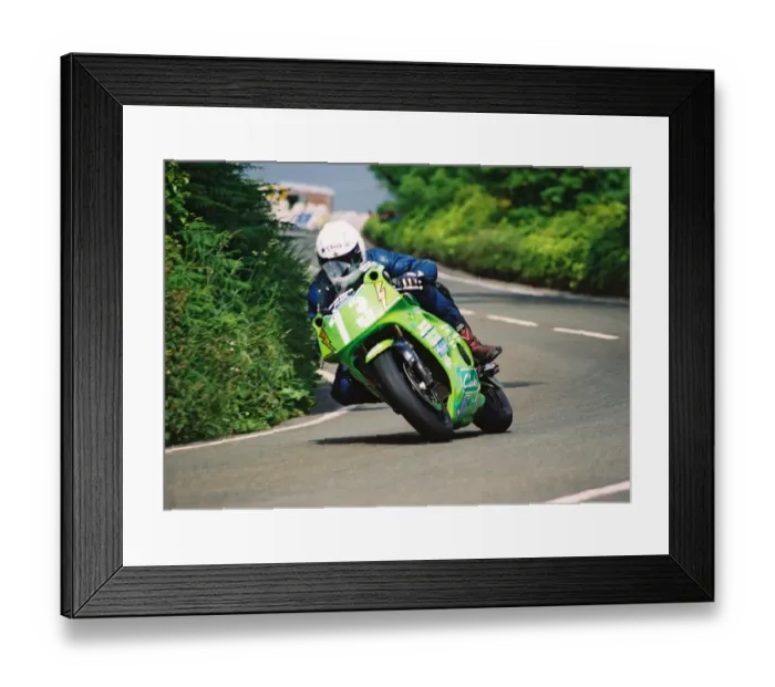 Framed Print : Alan Chamley (Kawasaki) 2004 Lightweight 400 TT Framed Print : Alan Chamley (Kawasaki) 2004 Lightweight 400 TT