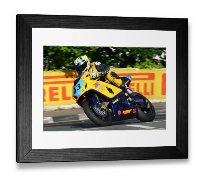 Framed Print : Carl Rennie (Suzuki) 2004 Junior TT Framed Print : Carl Rennie (Suzuki) 2004 Junior TT