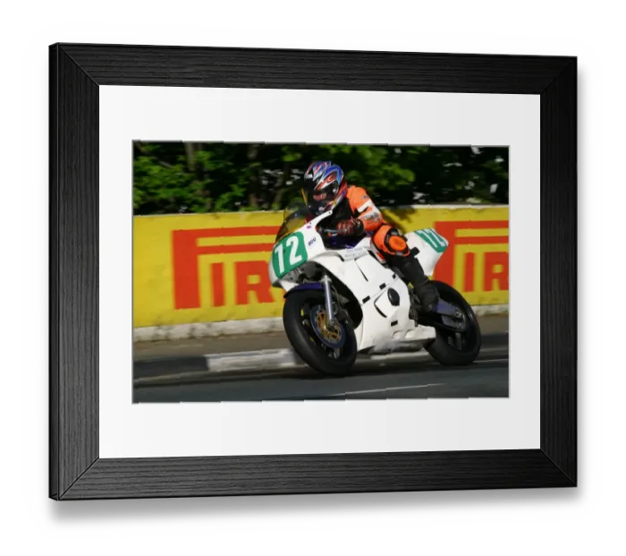Framed Print : Tony Moss (Honda) 2004 Lightweight 400 TT Framed Print : Tony Moss (Honda) 2004 Lightweight 400 TT