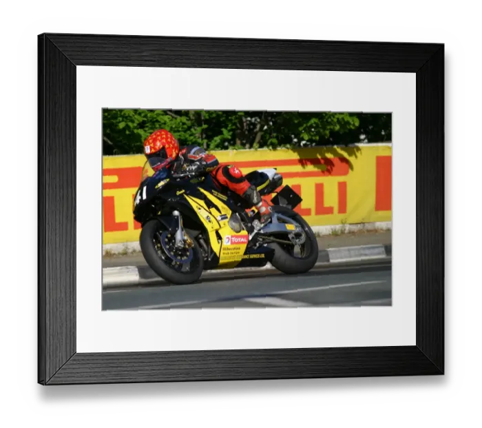 Framed Print : Tommy Clucas (Bullock Honda) 2004 Production 600 TT