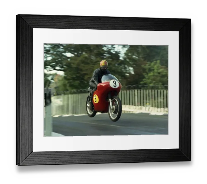 Framed Print : Brian Smith (Matchless) 1967 Senior Manx Grand Prix