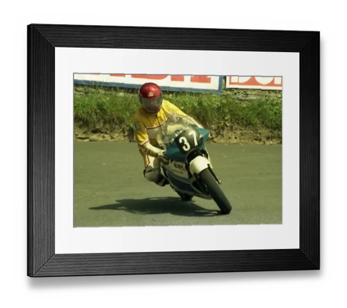 Framed Print : Steve Richardson (Yamaha) 1986 Formula Two TT Framed Print : Steve Richardson (Yamaha) 1986 Formula Two TT
