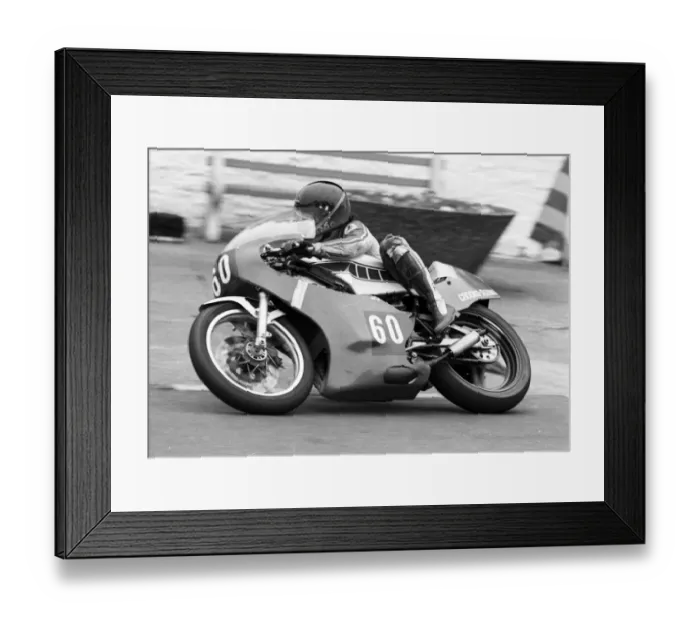 Framed Print : Chris Fargher (Yamaha) 1985 Junior TT Framed Print : Chris Fargher (Yamaha) 1985 Junior TT