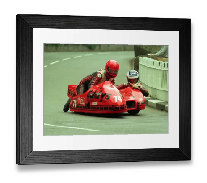 Framed Print : Eddy Wright & Ian Marchant (Windle Yamaha) 1988 Sidecar TT Framed Print : Eddy Wright & Ian Marchant (Windle Yamaha) 1988 Sidecar TT