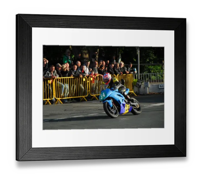 Framed Print : Chris Petty (Kawasaki) 2017 Lightweight TT practice Framed Print : Chris Petty (Kawasaki) 2017 Lightweight TT practice