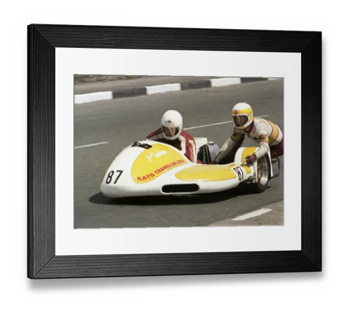 Framed Print : Mick Burcombe & Derek Rumble jnr (Rumble Yamaha) 1979 Sidecar TT Framed Print : Mick Burcombe & Derek Rumble jnr (Rumble Yamaha) 1979 Sidecar TT