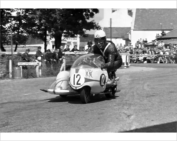 Max Deubel & Emil Hoerner (BMW) 1964 Sidecar TT