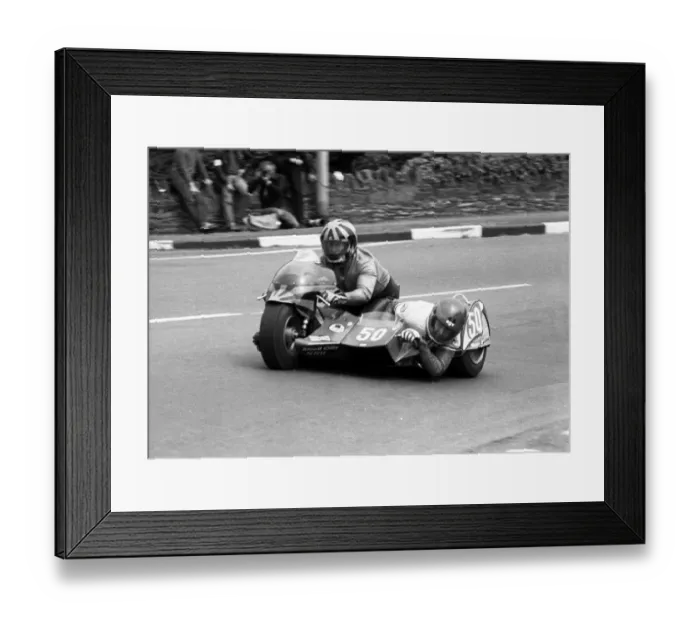 Framed Print : Roy Hanks & Malcolm Lucas (Yamaha) 1985 Sidecar TT Framed Print : Roy Hanks & Malcolm Lucas (Yamaha) 1985 Sidecar TT