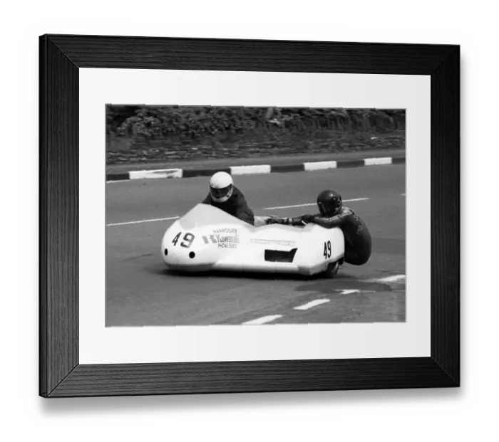 Framed Print : Michael Staiano & Peter Willis (Windle Yamaha) 1985 Sidecar TT Framed Print : Michael Staiano & Peter Willis (Windle Yamaha) 1985 Sidecar TT
