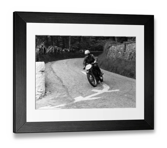 Framed Print : Bertie Goodman (Velocette) 1947 Junior TT Framed Print : Bertie Goodman (Velocette) 1947 Junior TT