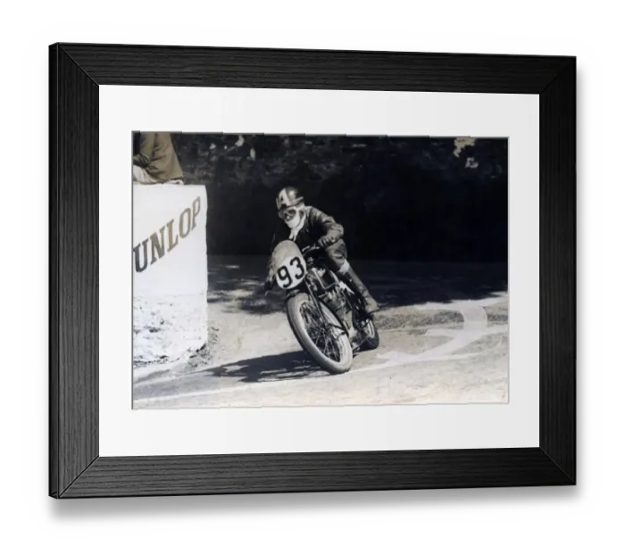 Framed Print : Les Archer jnr (Velocette) 1950 Junior TT