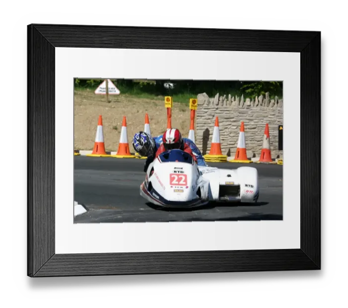 Framed Print : Bill Currie & Philip Bridge (Yamaha LCR) 2008 Sidecar TT Framed Print : Bill Currie & Philip Bridge (Yamaha LCR) 2008 Sidecar TT