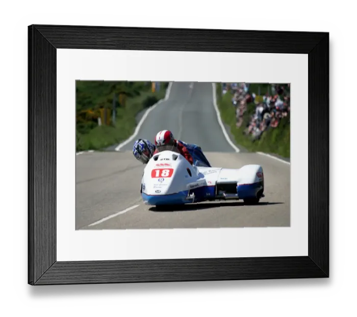 Framed Print : Bill Currie & Philip Bridge (Yamaha) 2007 Sidecar TT Framed Print : Bill Currie & Philip Bridge (Yamaha) 2007 Sidecar TT