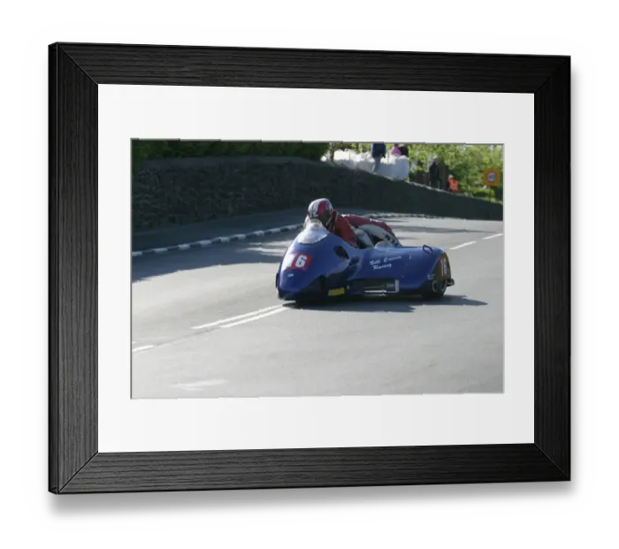Framed Print : Bill Currie & Kerry Williams (Windle Yamaha) 2005 Sidecar TT Framed Print : Bill Currie & Kerry Williams (Windle Yamaha) 2005 Sidecar TT