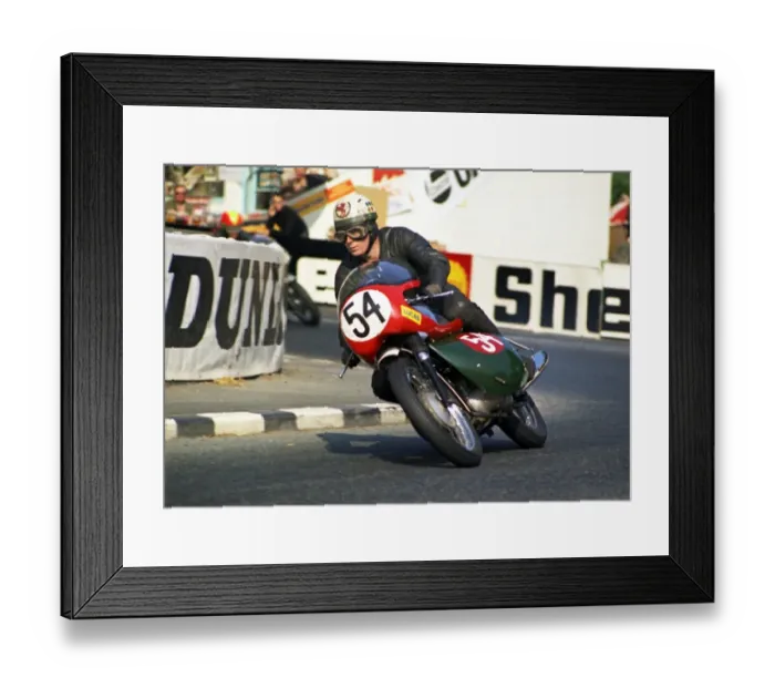 Framed Print : Gordon Pantall (Triumph) 1970 Production 500 TT