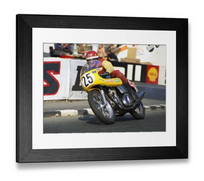 Framed Print : Pat Mahoney (Norton) 1970 Production 750 TT Framed Print : Pat Mahoney (Norton) 1970 Production 750 TT