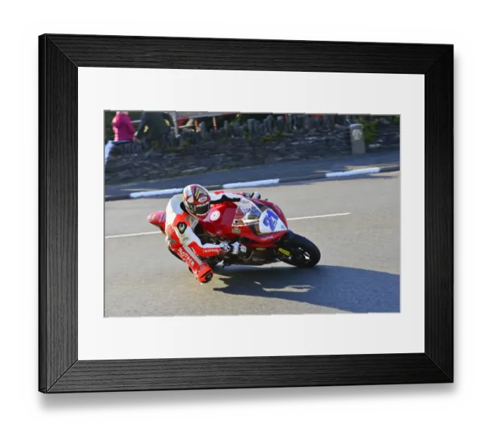 Framed Print : Peter Hickman (MV) 2015 Supersport TT Framed Print : Peter Hickman (MV) 2015 Supersport TT