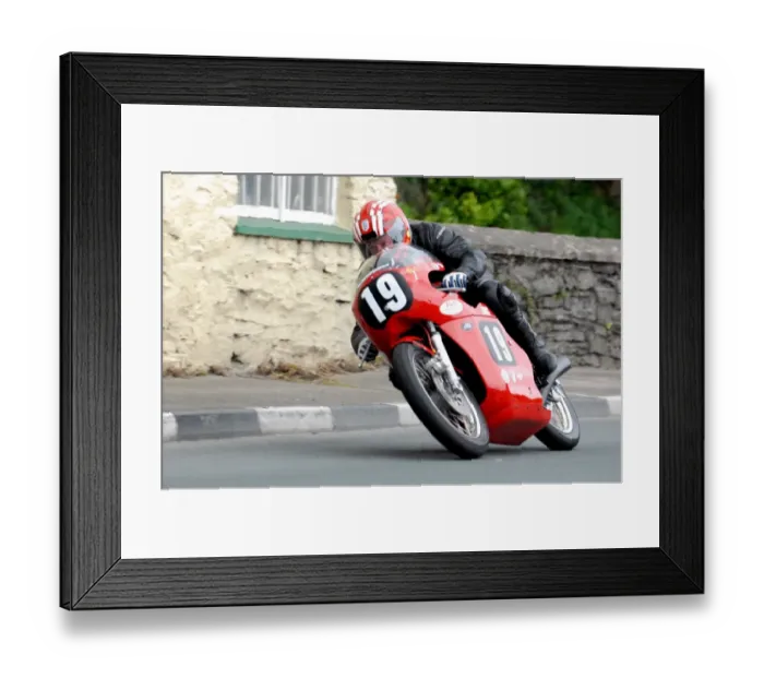 Framed Print : Henry Bell (Honda) 2011 Senior Classic Manx Grand Prix Framed Print : Henry Bell (Honda) 2011 Senior Classic Manx Grand Prix
