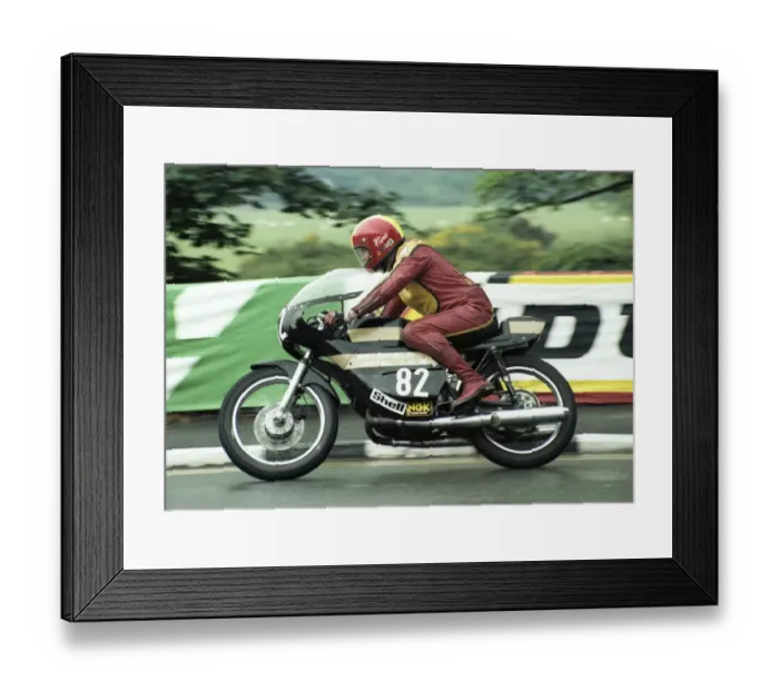 Framed Print : John Oldfield (Suzuki) 1980 Formula 3 TT Framed Print : John Oldfield (Suzuki) 1980 Formula 3 TT