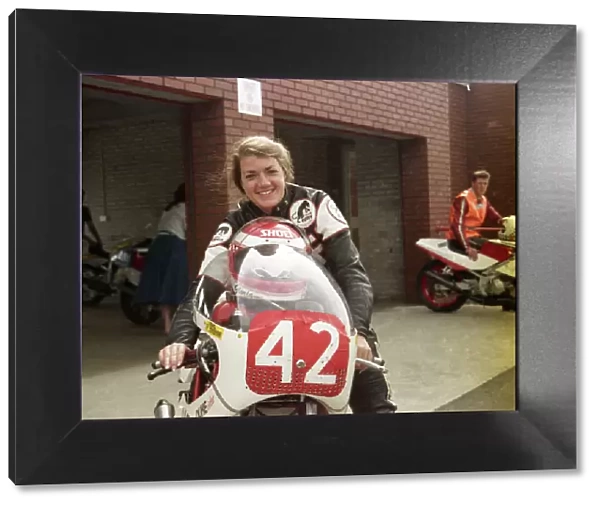 Gloria Clark (Ducati) 1989 Senior Newcomers Manx Grand Prix