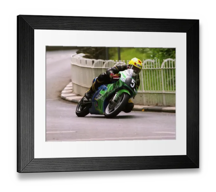 Framed Print : Ian Lougher (Honda) 2000 Ultra Lightweight TT Framed Print : Ian Lougher (Honda) 2000 Ultra Lightweight TT