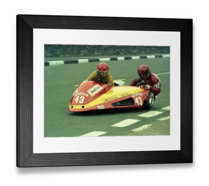 Framed Print : Frank Illingworth and Andrew Oldroyd (Yamaha) 1986 Sidecar TT Framed Print : Frank Illingworth and Andrew Oldroyd (Yamaha) 1986 Sidecar TT