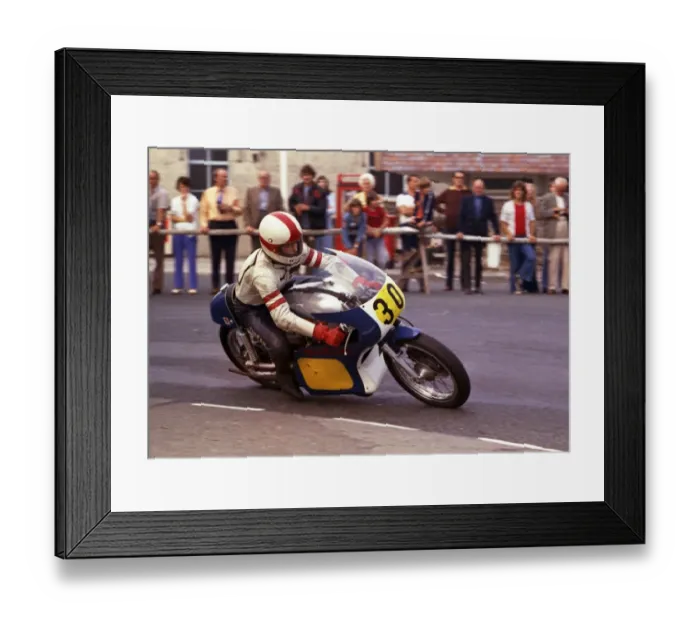 Framed Print : David Endean (Suzuki) 1975 Senior Manx Grand Prix