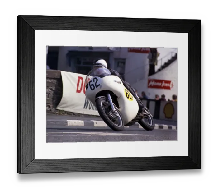 Framed Print : Maurice Hodges (Norton) 1973 Senior Manx Grand Prix Framed Print : Maurice Hodges (Norton) 1973 Senior Manx Grand Prix