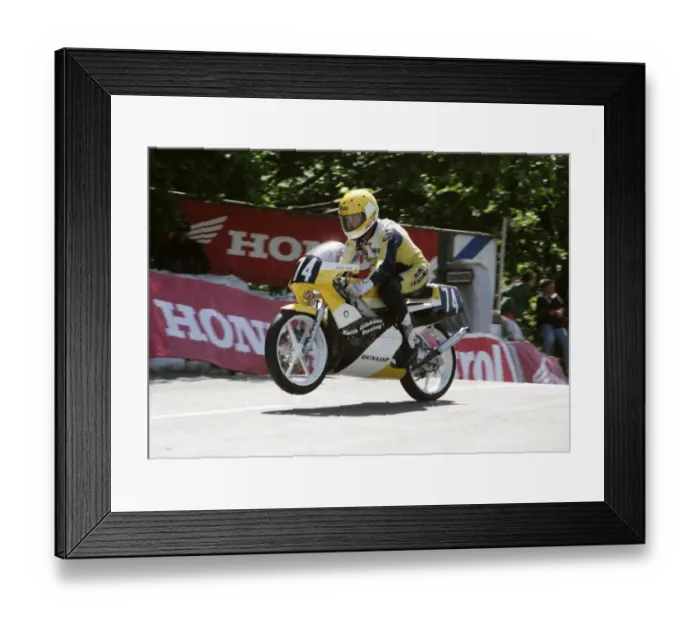 Framed Print : David Nobbs (Gibbons Honda) 1994 Ultra Lightweight TT Framed Print : David Nobbs (Gibbons Honda) 1994 Ultra Lightweight TT