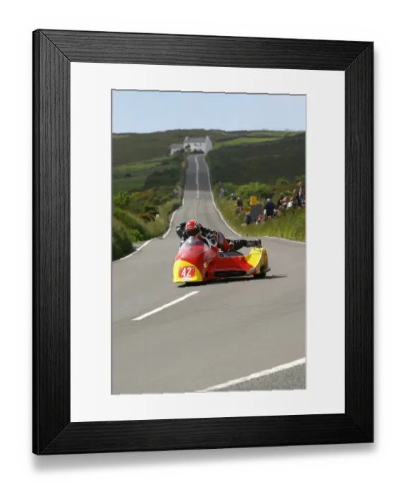 Framed Print : Robert Verrier & Ian Conn (Ireson Honda) 2004 Sidecar TT Framed Print : Robert Verrier & Ian Conn (Ireson Honda) 2004 Sidecar TT