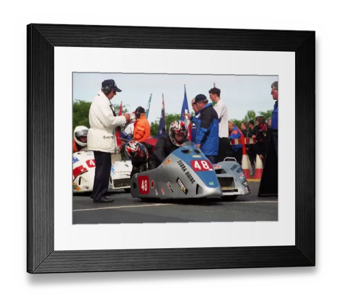 Framed Print : Bernard Baumier & Francois Leblond (Baker Honda) 2000 Sidecar TT Framed Print : Bernard Baumier & Francois Leblond (Baker Honda) 2000 Sidecar TT