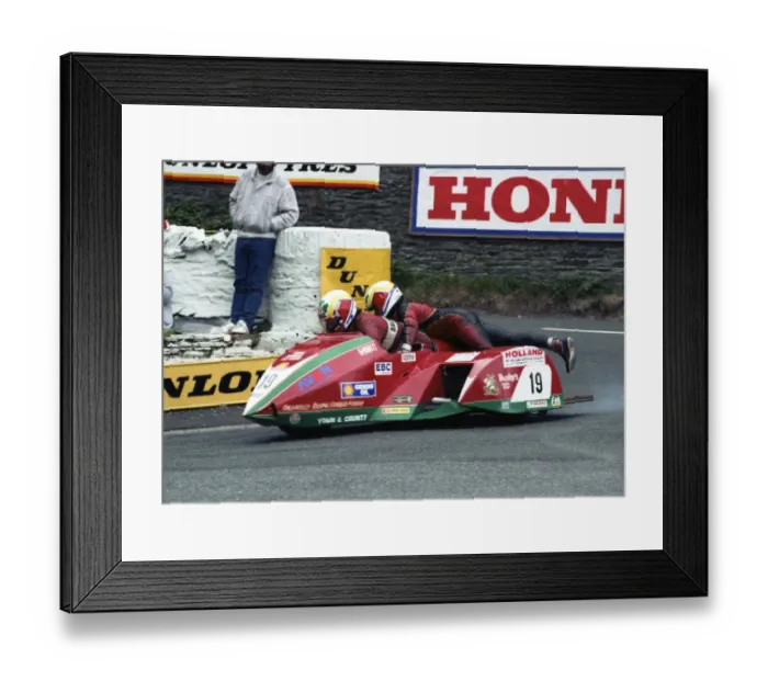 Framed Print : Steve Sinnott & Dave Corlett (Yamaha) 1989 Sidecar TT Framed Print : Steve Sinnott & Dave Corlett (Yamaha) 1989 Sidecar TT