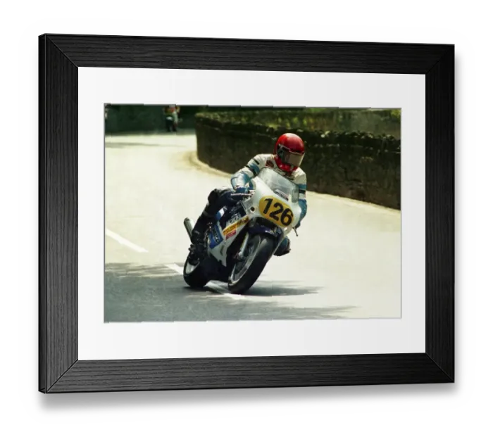 Framed Print : Hans Peter Bolliger (Suzuki) 1988 Senior TT Framed Print : Hans Peter Bolliger (Suzuki) 1988 Senior TT