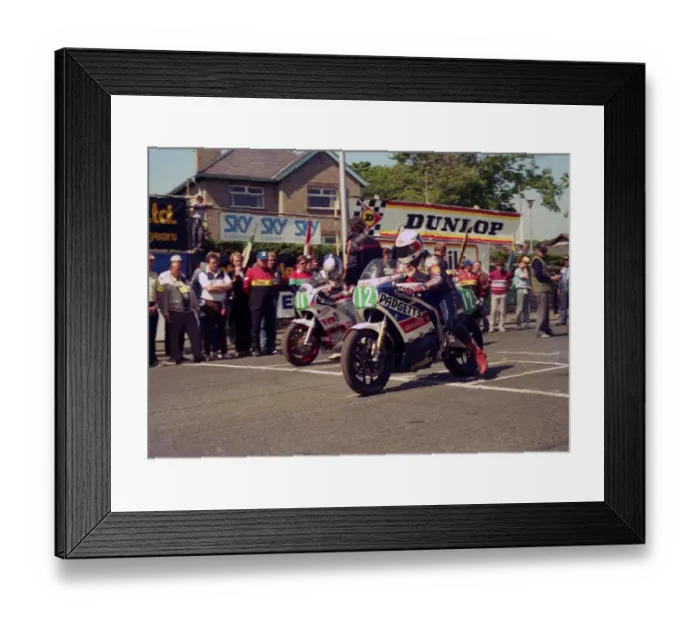 Framed Print : Graeme McGregor (Suzuki) & Steve Williams (Yamaha) start the 1987 Production B TT Framed Print : Graeme McGregor (Suzuki) & Steve Williams (Yamaha) start the 1987 Production B TT
